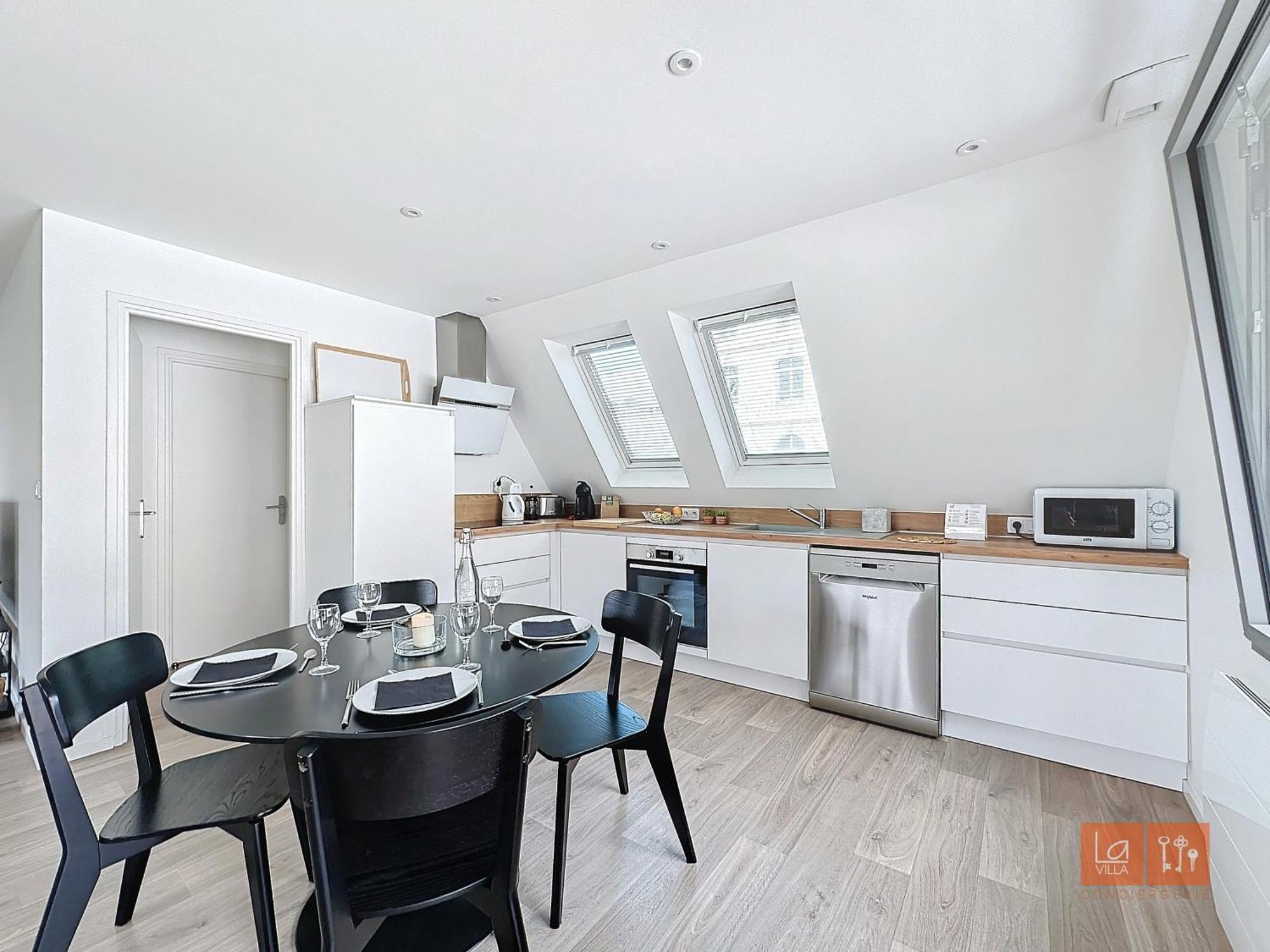 La Terrasse : 1er Etage Proche Appartement